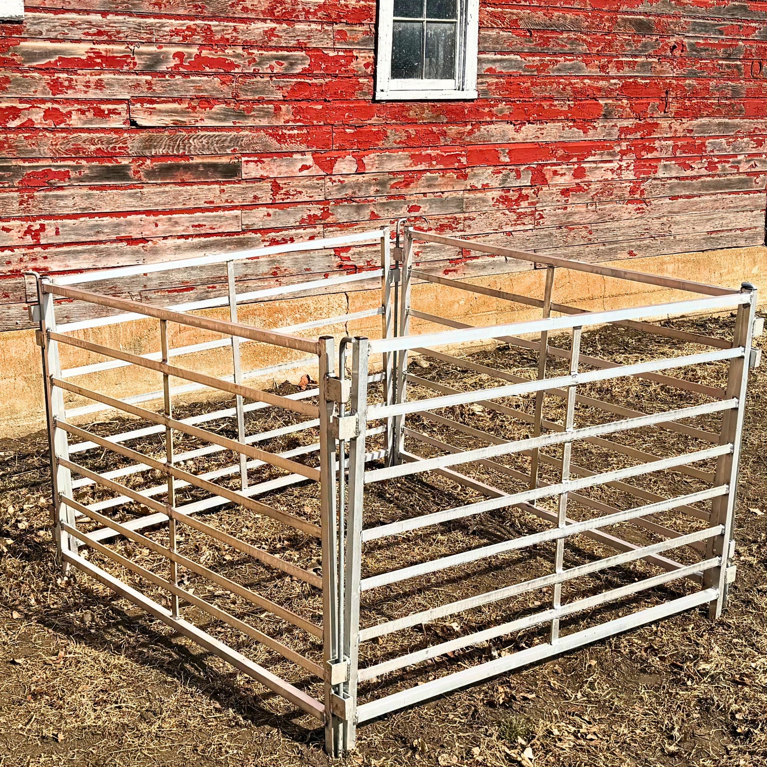 Sydell aluminum panels for sheep and goats are designed for strength, portability, and long-lasting performance. Built with high-quality aluminum, these panels offer a lightweight alternative to steel