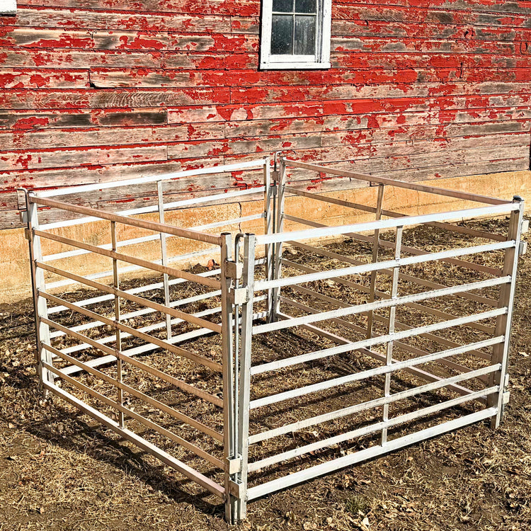 Sydell aluminum panels for sheep and goats are designed for strength, portability, and long-lasting performance. Built with high-quality aluminum, these panels offer a lightweight alternative to steel