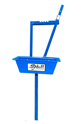 Sheep and goat grain feeder setup designed for safer handling and routine management