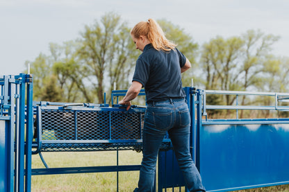 Sydell tilt table for goat and sheep care livestock equipment
