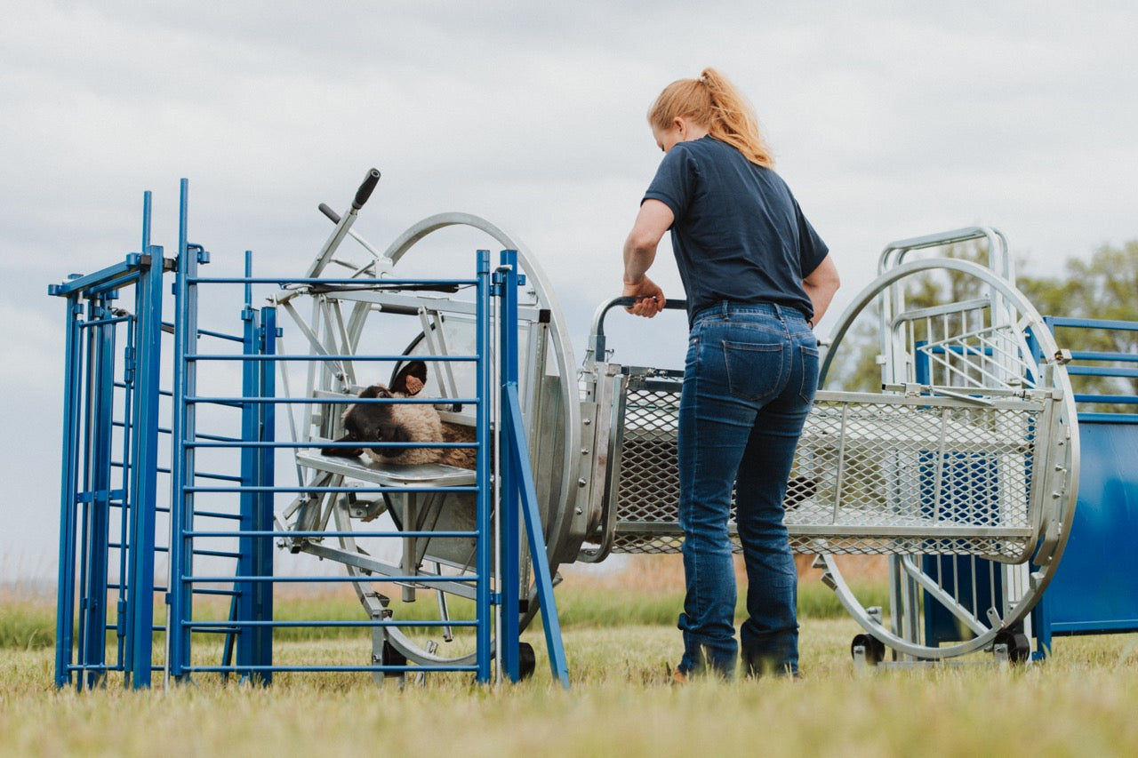 Sydell Deluxe Spin Doctor for tilting goats and sheep for hoof trimming sheep and goat equipment
