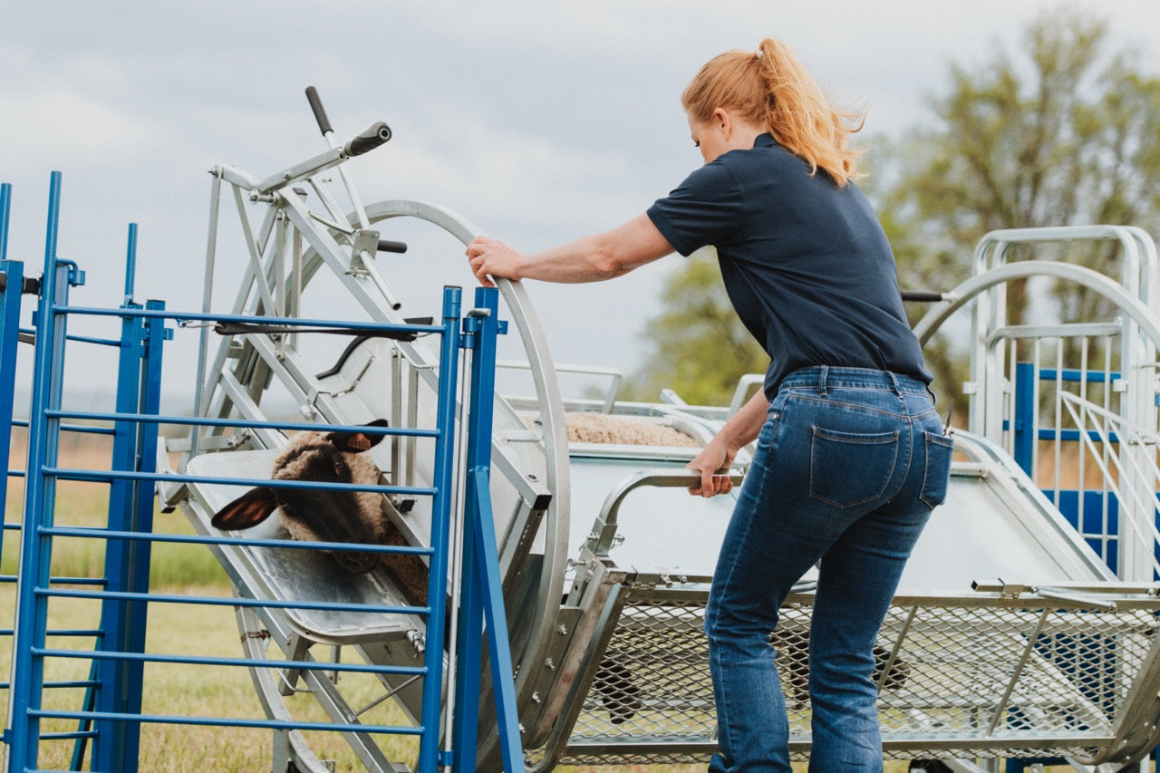 Sydell Deluxe Spin Doctor for tilting goats and sheep for hoof trimming sheep and goat equipment