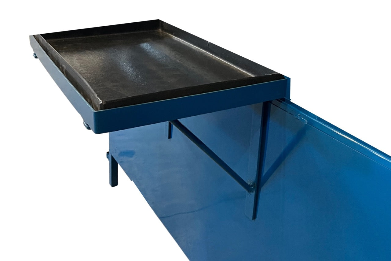 Sydell alley work tray for goat and sheep farm equipment