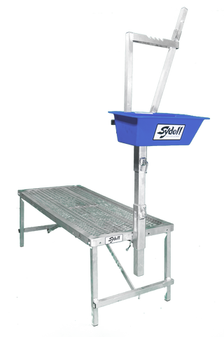 Sheep and goat bale feeder setup designed for safer handling and routine management