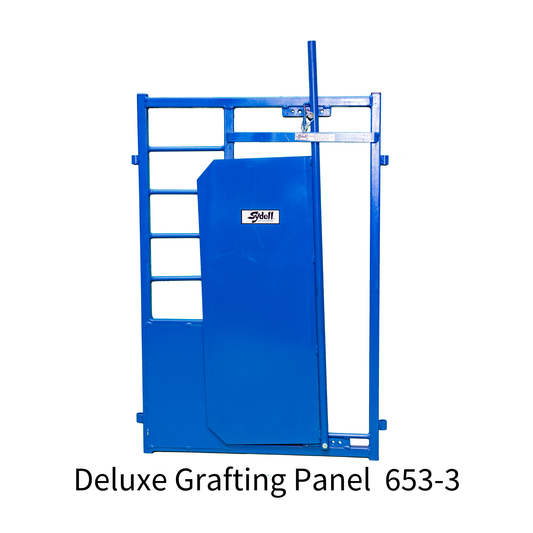 When a ewe or doe refuses a lamb or kid, the grafting gate provides controlled restraint of the mother while allowing the newborn safe, consistent access to nurse. The ewe or doe can remain standing or lie down and can continue to access feed and water while restrained.